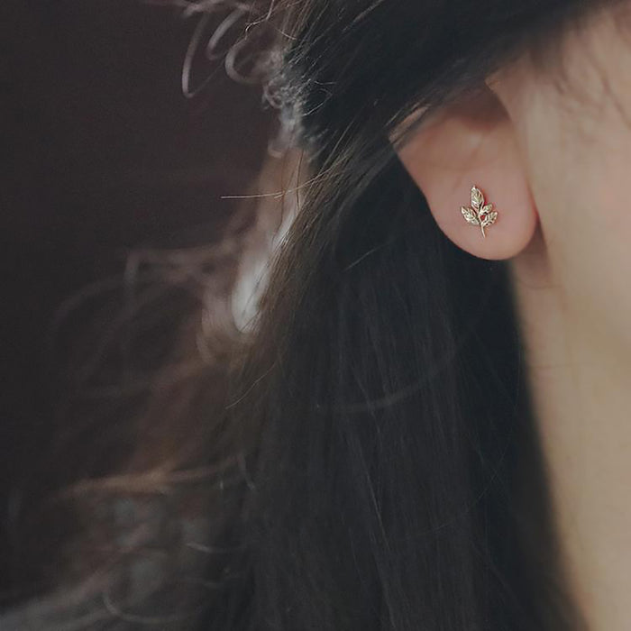 9K Solid Gold Ear Stud Earrings Leaf Elegant Beautiful Charm Jewelry