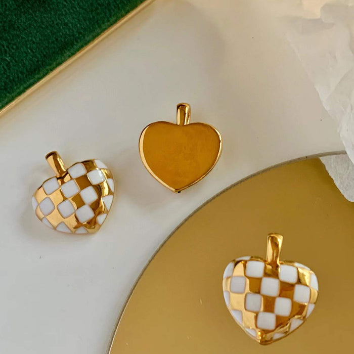 18K Solid Gold Enamel Loving Heart Pendant Checkerboard Elegant Charm Jewelry