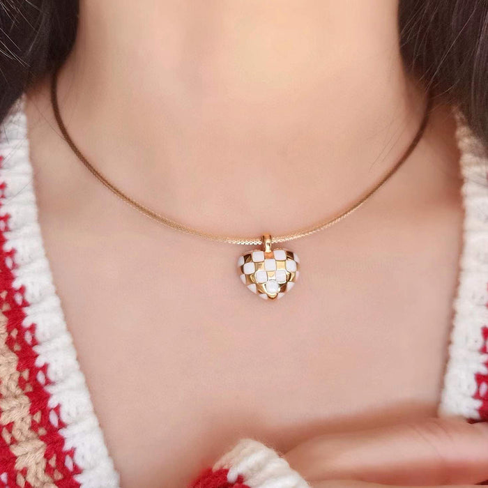 18K Solid Gold Enamel Loving Heart Pendant Checkerboard Elegant Charm Jewelry