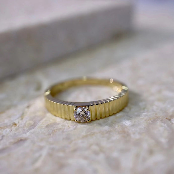 Authentic 18K Solid Gold Natural Round Diamond Ring Charm Beautiful Jewelry Size 5-8